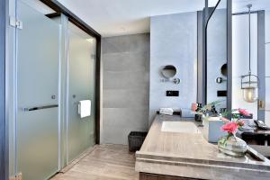 Koupelna v ubytování 银都酒店 Yandoo Hotel
