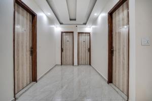 Fotografie z fotogalerie ubytování Super Townhouse Sector 63 A Noida v destinaci Noida