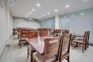 Restaurace v ubytování Super Townhouse Sector 63 A Noida