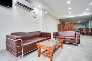 Posezení v ubytování Super Townhouse Sector 63 A Noida