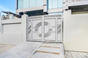 Fotografie z fotogalerie ubytování Super Townhouse Sector 63 A Noida v destinaci Noida