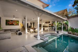 Πισίνα στο ή κοντά στο Ozamiz Villa Seminyak by Villas R Us