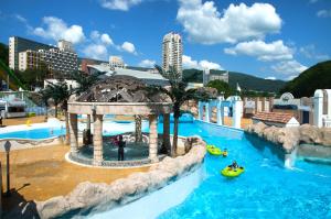 a water park with a water slide at Phoenix Resort Pyeongchang in Pyeongchang