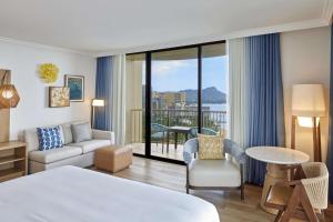 Postel nebo postele na pokoji v ubytování Hilton Hawaiian Village Waikiki Beach Resort