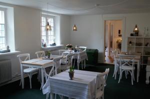 Reštaurácia alebo iné gastronomické zariadenie v ubytovaní Ny Kirstineberg Gods Bed & Breakfast