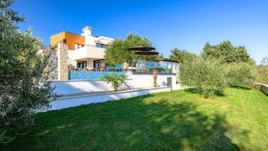 Zahrada ubytování Villa Pedena by Villas Holiday