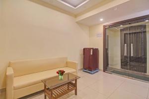 Khu vực ghế ngồi tại Townhouse Centre Point Inn Near Esplanade Metro Station +37 ảnh