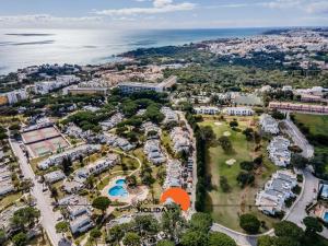 an aerial view of a park next to the ocean at #250 Apartamento 264 by Home Holidays in Branqueira