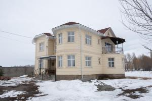 Το κτήριο όπου στεγάζεται  the country house