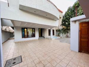 Hoone, kus külalistemaja asub