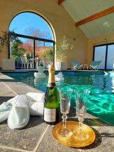 The swimming pool at or close to Cha Cha de Loup Luxe B&B - Vakantiewoning