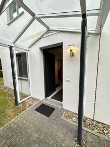Fotografie z fotogalerie ubytování Unterkunft bei Lübeck - Zentral an der A1 - Parkplatz - Terrasse v destinaci Reinfeld