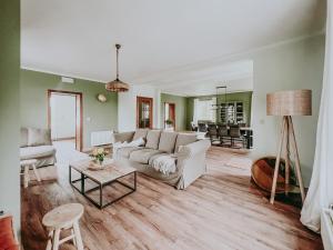 Posezení v ubytování La Renardière du Chateau d Emines