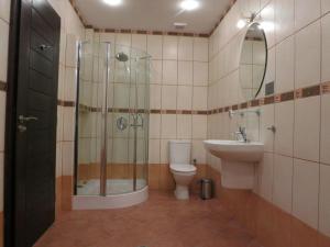 A bathroom at Private Villa 102 with heated pool in BlackSeaRama