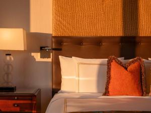 Postel nebo postele na pokoji v ubytování Fairmont Makati