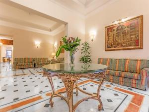 Posezení v ubytování Raeli Hotel Noto