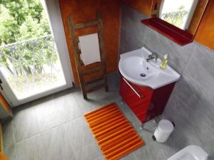 Ett badrum på Guest house Cascina Belsito