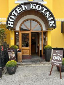 Certifikát, hodnocení, plakát nebo jiný dokument vystavený v ubytování Kotnik Superior Boutique Hotel