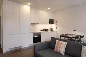 Køkken eller tekøkken på Cozy Figueira Apartment + 8 billeder