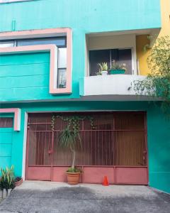 Budova, kde se apartmán nachází + 29 fotografií