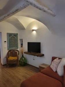 TV a/nebo společenská místnost v ubytování Monks' Apartment