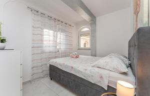 Posteľ alebo postele v izbe v ubytovaní Stunning Home In Biograd Na Moru
