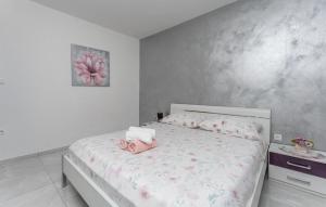 Posteľ alebo postele v izbe v ubytovaní Stunning Home In Biograd Na Moru