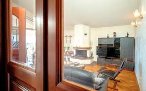 Φωτογραφία από το άλμπουμ του Jules Apt Hvar στο Χβαρ