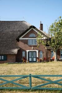 Το κτήριο όπου στεγάζεται  το διαμέρισμα +27 φωτογραφίες