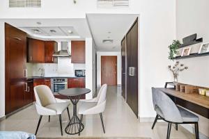Η κουζίνα ή μικρή κουζίνα στο Silkhaus cozy central studio in Downtown in 29 Boulevard