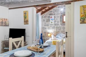 Μια τηλεόραση ή/και κέντρο ψυχαγωγίας στο Casas Alfonso y Laura