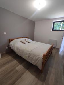 Katil atau katil-katil dalam bilik di Garden level apartment