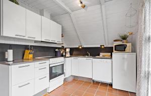 Köök või kööginurk majutusasutuses Holiday Home Skodbovej Hvide Sande Vi