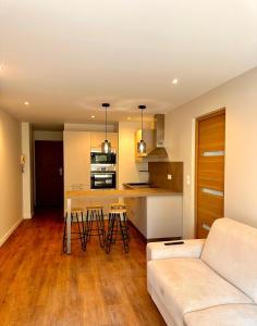 Кухня или мини-кухня в Superbe appartement 2 pièces avec piscine
