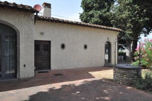 The building in which the holiday home is located