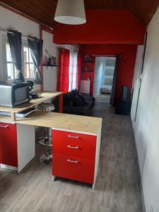 Kuchyň nebo kuchyňský kout v ubytování Les Coquelicot