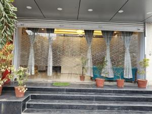 Κήπος έξω από το Hotel Plaza