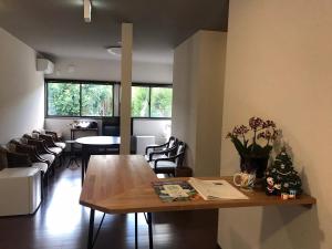 a living room with a table and chairs at NoboryusoーVacation STAY 40289ｖ in Mitsune