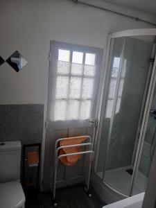 Koupelna v ubytování Les Coquelicot