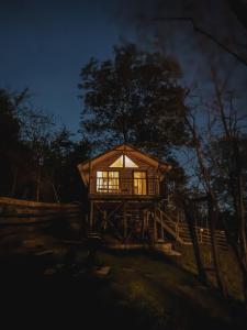 Budova, kde se the luxury tent nachází