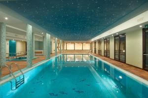 The swimming pool at or close to As Hotel Cambiago
