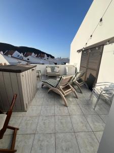 A balcony or terrace at Sea View Penthouse with Large Terrace