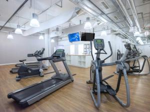 Fitness centrum a/nebo fitness zařízení v ubytování Mercure Hotel MOA Berlin