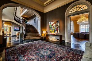 Gallery image of Château de Vierset in Vierset-Barse