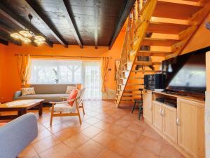 Kuchyňa alebo kuchynka v ubytovaní Holiday Home Pergola by Interhome