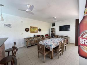 TV a/nebo společenská místnost v ubytování Bapizu Suítes - Ubatuba