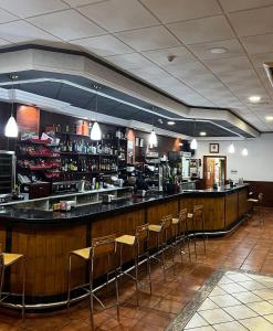 Lounge nebo bar v ubytování Hotel Ciudad Pozo Alcón