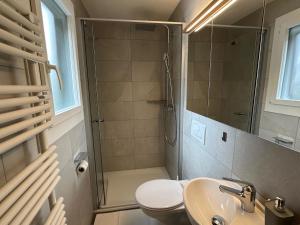 Apartment Hübeli - Streit by Interhome的一间浴室