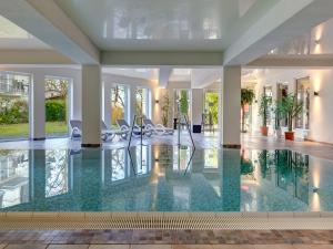 Hồ bơi trong/gần Ostseeresidenz Gorki- Park - 04 mit Wellness und Schwimmbad