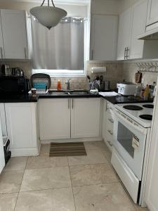Dapur atau dapur kecil di Two Separate Units